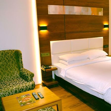 Hotel Rk Residency Tirupur Esterno foto