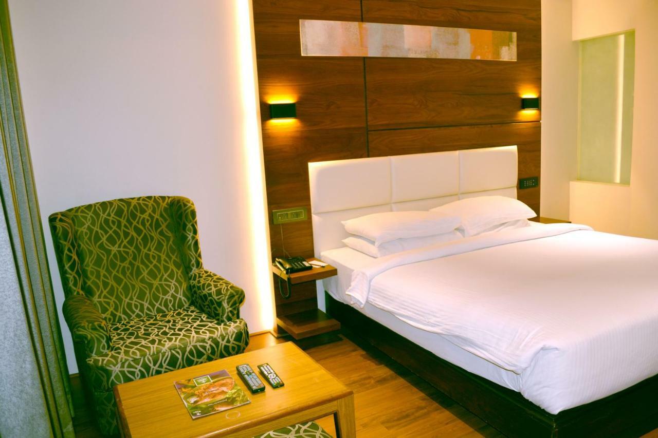 Hotel Rk Residency Tirupur Esterno foto